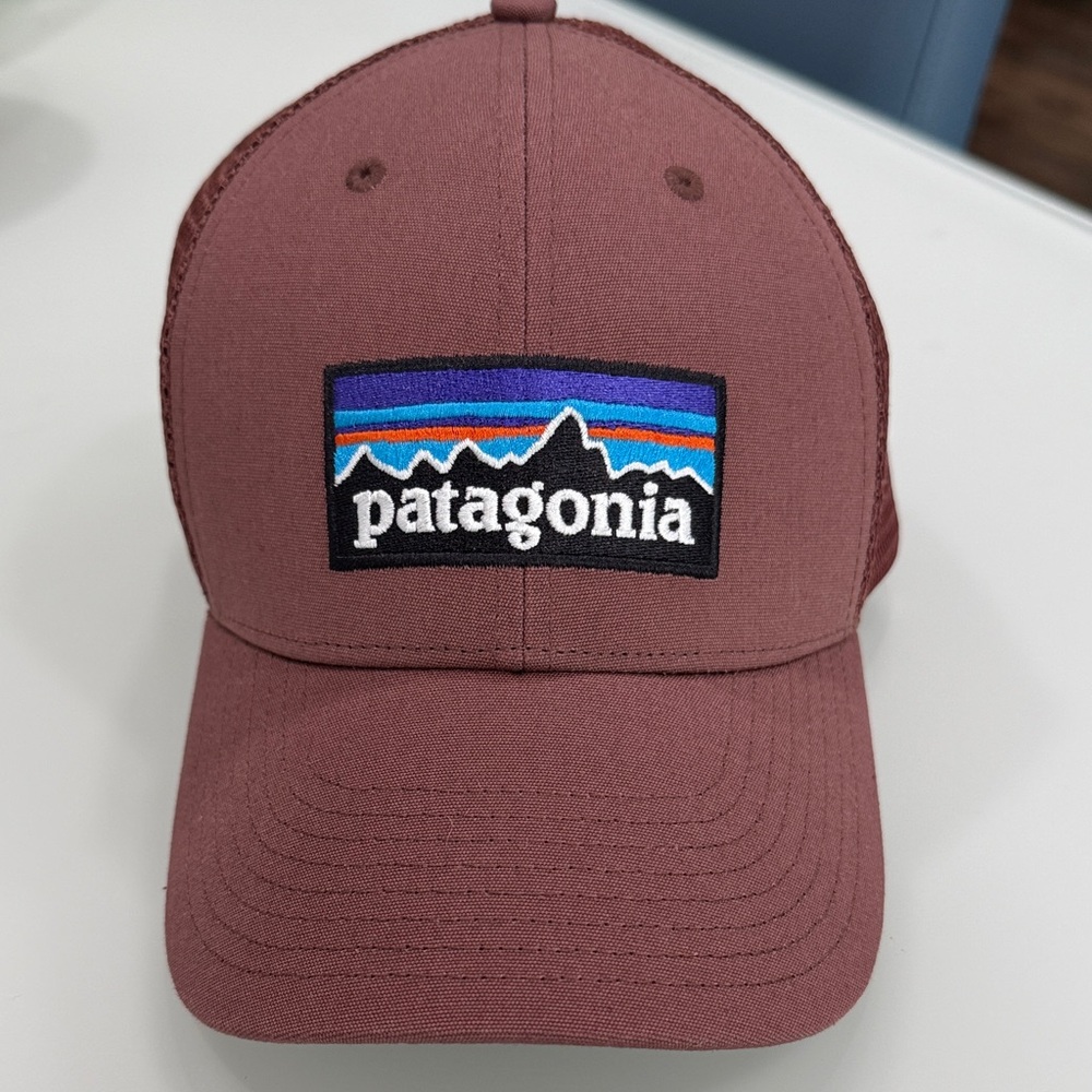 Patagonia Maroon P-6 Logo LoPro Trucker Hat - New Without tags